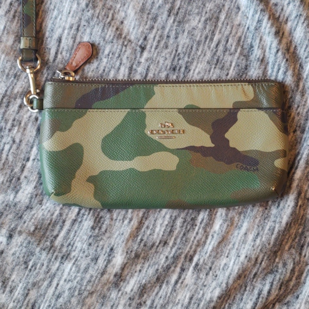 Camo wristlet